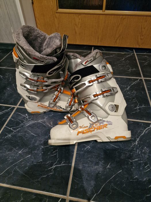 Лижі і боти Fischer