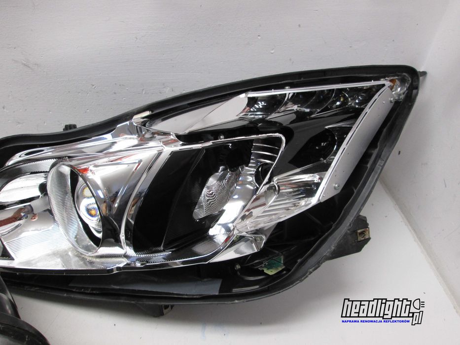 Opel Insignia Naprawa Regeneracja Reflektorów   LED Xenon