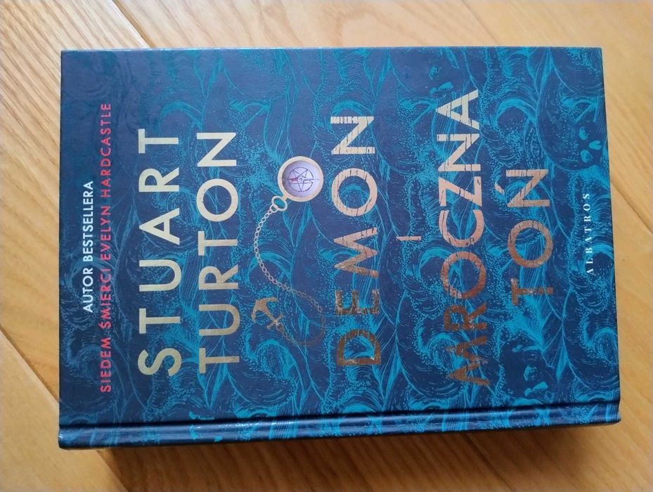 Książka "Demon i mroczna toń", Stuart Turton
