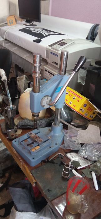 Швейное оборудование бу прямострочки, двухиголка, рукавная нож л.и т.д