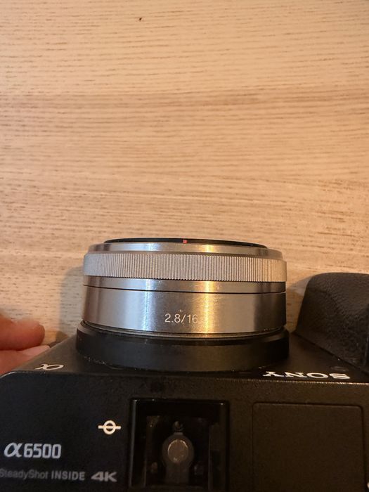 Sony A6500 + 18-105mm G + 50mm F1.8 + 16mm F2.8 + 3 Baterias