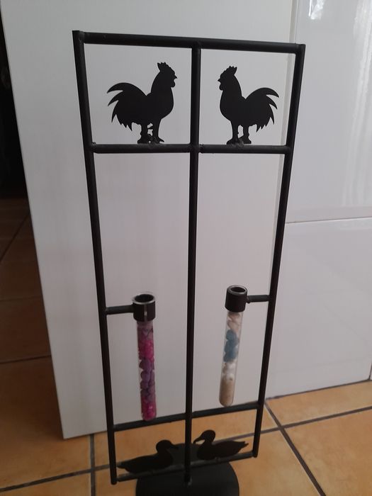 Castiçal  em ferro  de pé alto