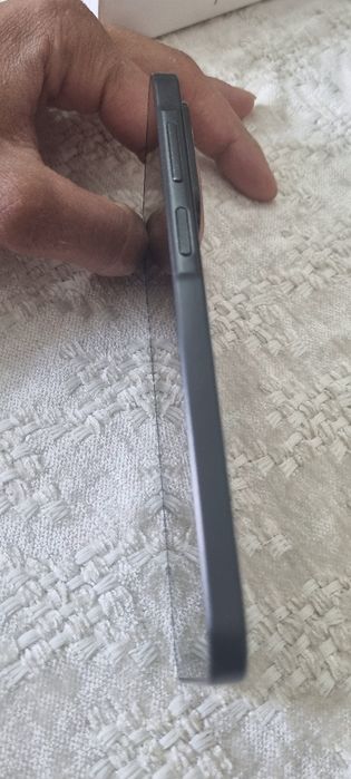 Samsung A17 5g    256G 8Ram