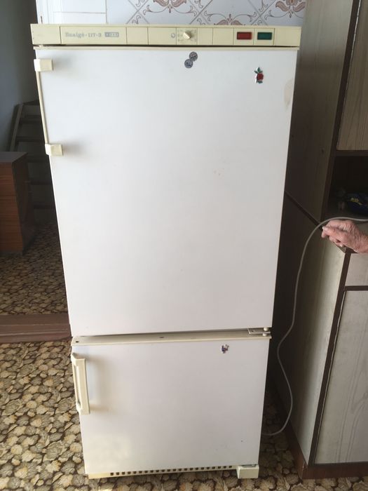 Продаю холодильник Снайге