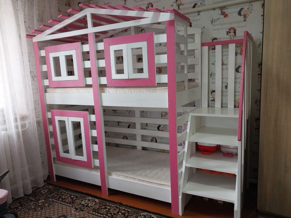 Двоповерхове ліжко