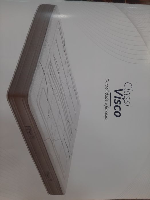 Colchão  e estrado com 6 pés  novo  195x150