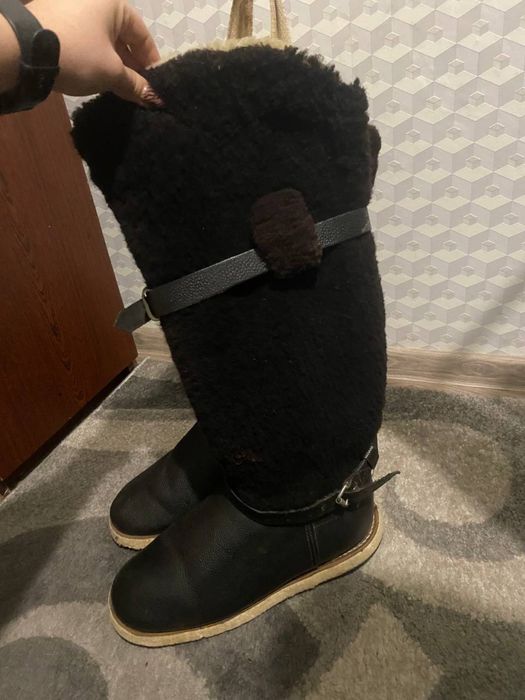 Продаю Унти.