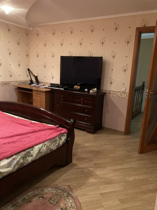 Продаж нового будинку в центрі смт Макарів