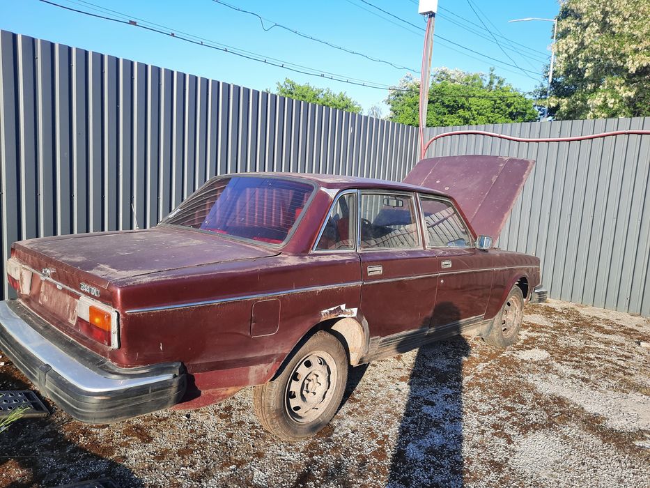 Volvo 244 1974 год