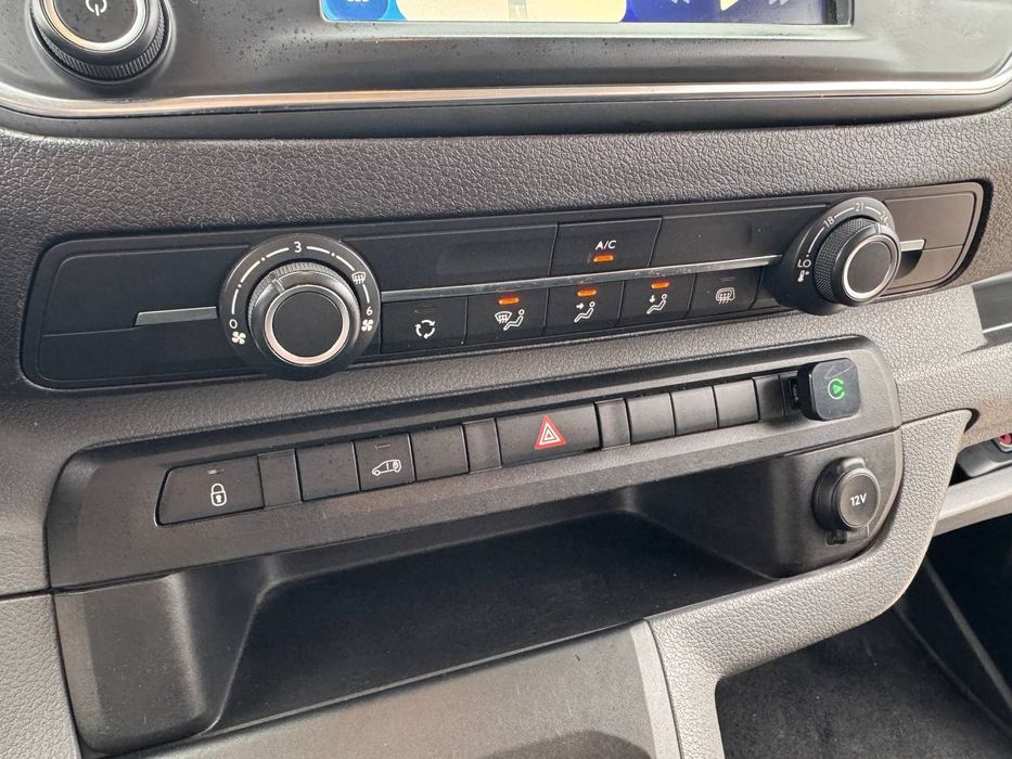 Opel Vivaro 2.0d пасажир 8+1 мість