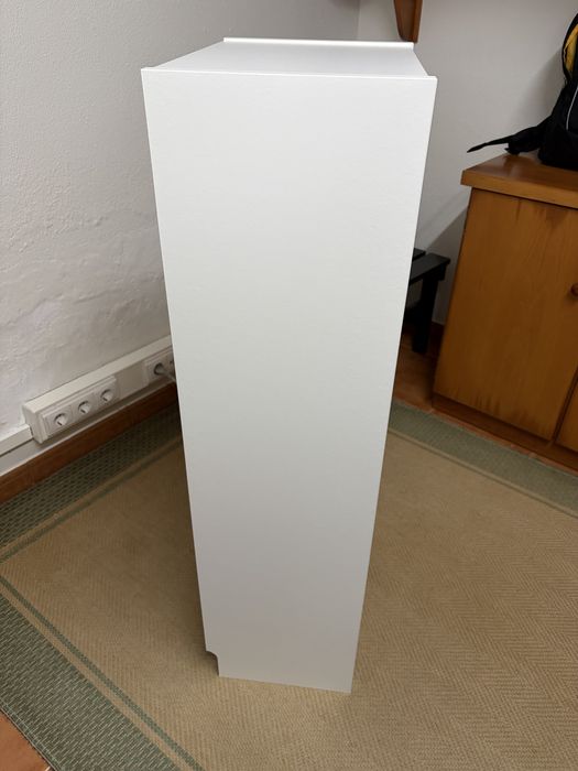 Estante branca IKEA