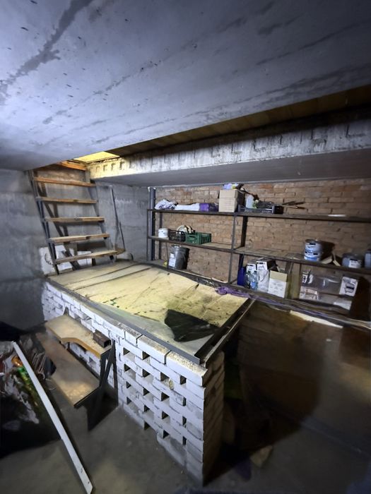 Без %Гараж, склад, бетонований підвал, електроенергія,Святопетрівське