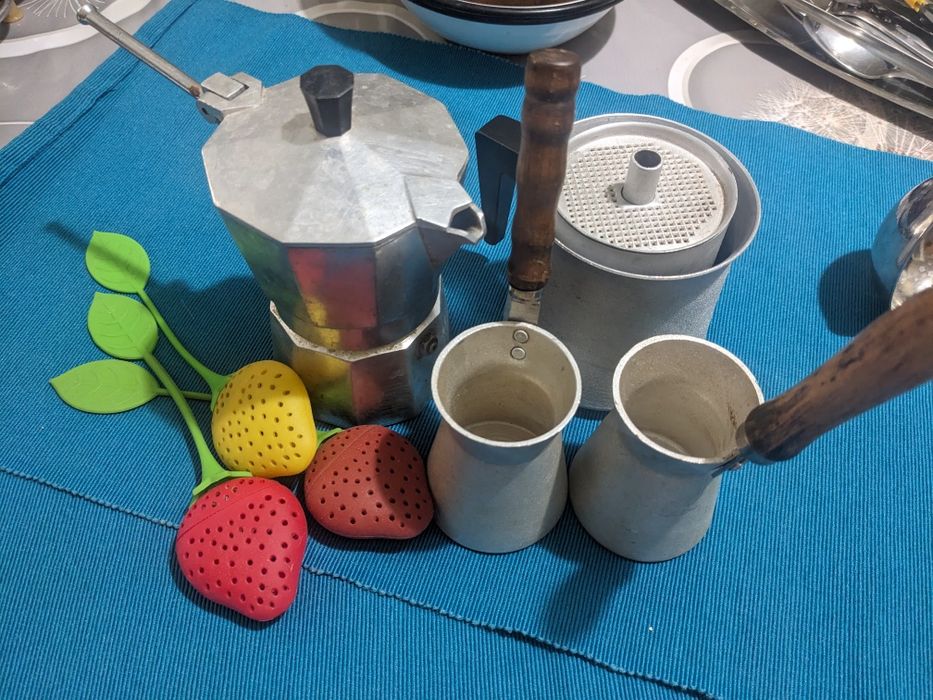 Кухонная утварь столовые приборы ложки вилки лопатки толкушки ножи всё