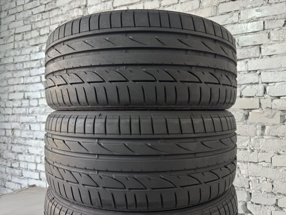 Літні шини Bridgestone 235/40 R19