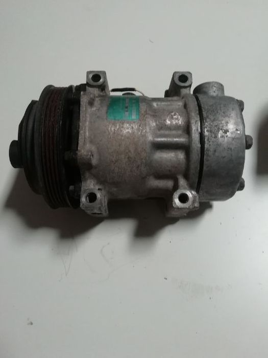 Compressor AC - Renault Twingo 1.2 8v ( 1995 )