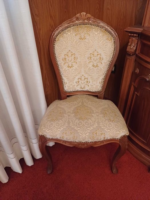 Móveis de estilo clássico