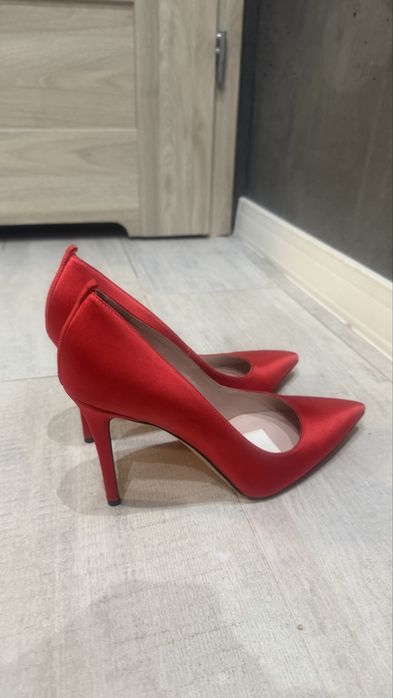Szpilki buty na obcasie 41 czerowne SJP by Sarah jessica parker
