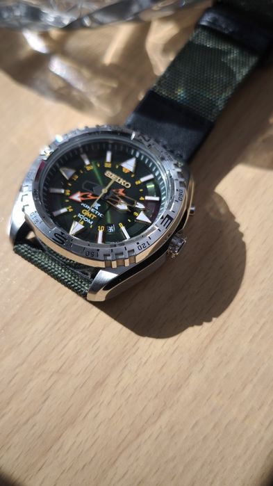 Seiko kinetic 5M85-DAED