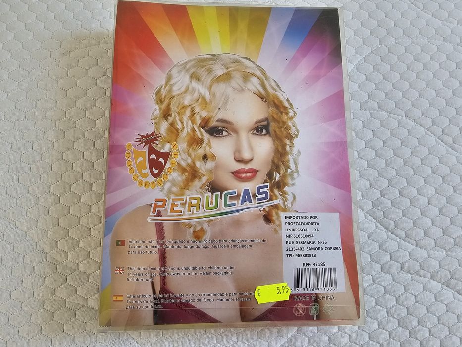 Peruca comprida, loira