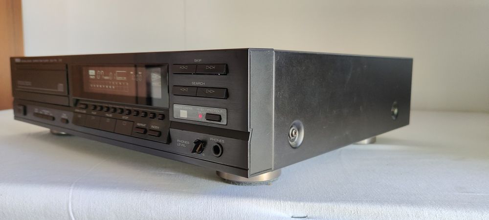 Odtwarzacz CD Yamaha CDX 710