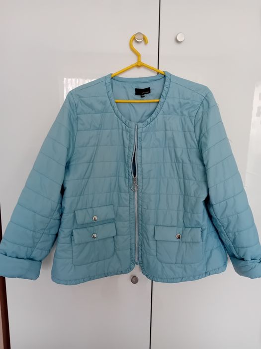 Kurtka damska lekka wiosenna w kolorze błękitnym rozmiar 48