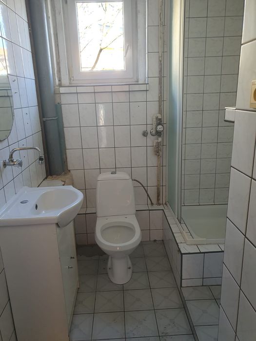 Sprzedam mieszkanie do generalnego remontu w Nysie – 40,5 m² + piwnica