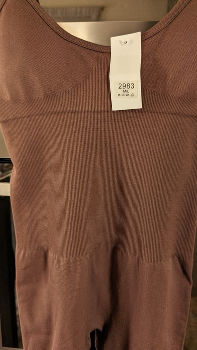 Kombinezon modelujący Nowy z metką