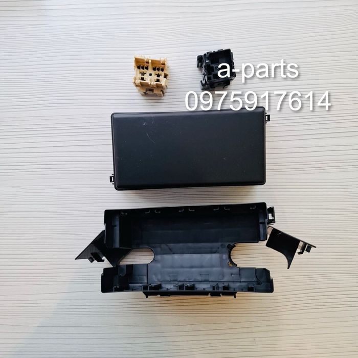 Корпус блока предохранителей реле Рог Nissan Rogue T33 2021-2025