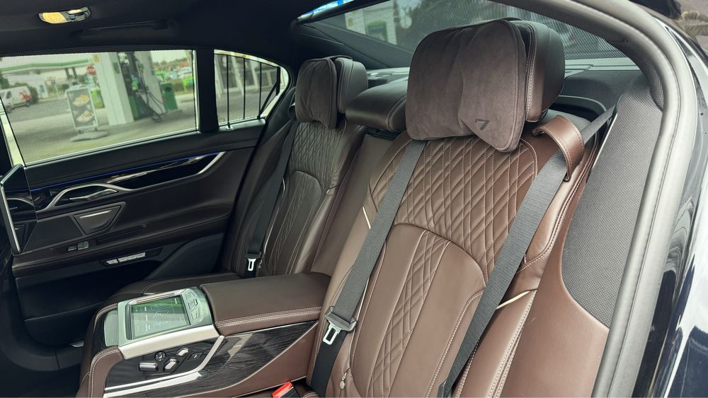 BMW 730d 265cv pack M sempre assistido na marca