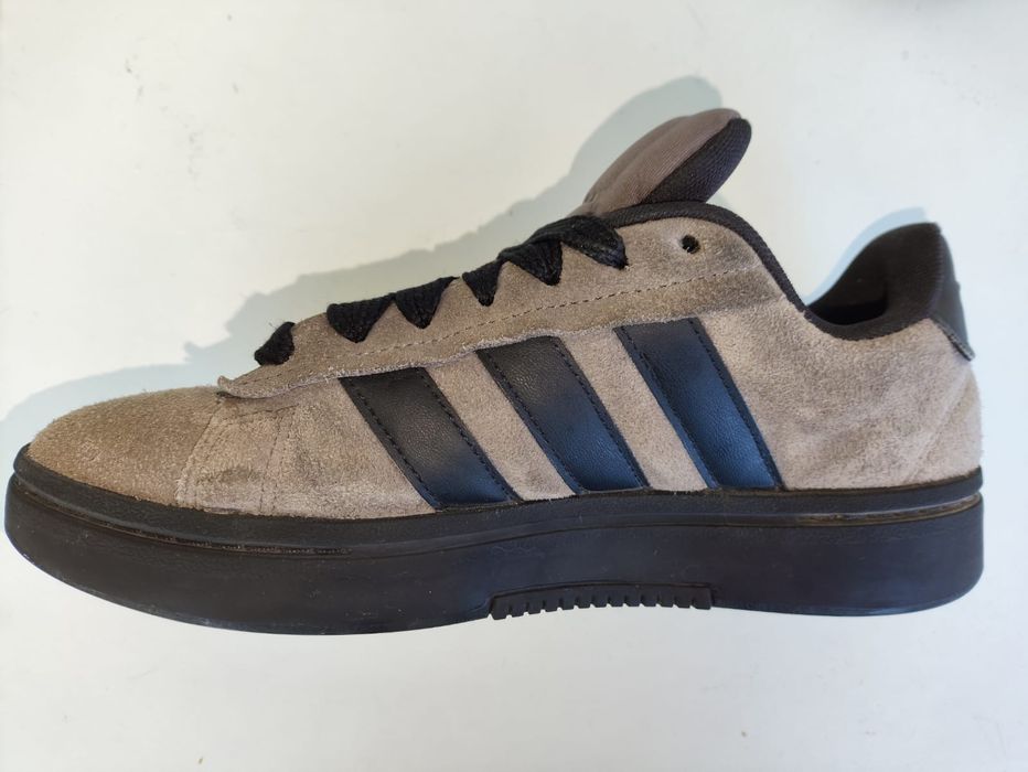 Ténis originais  marca Adidas