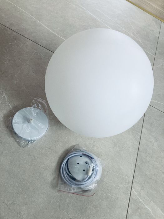 Nowa lampa wisząca kula