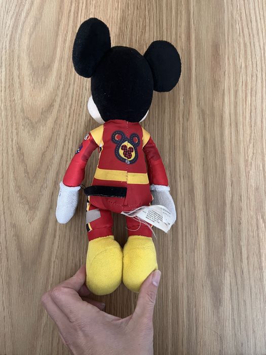 Peluche mickey corrida