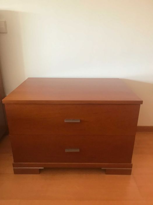 Mesinha de cabeceira