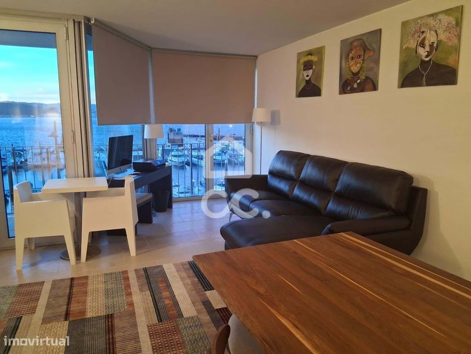 Apartamento T1 com vista para o mar em Troia, situa-se apenas a 2 minu