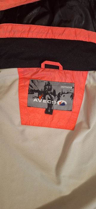 Вітровка жіноча рожева