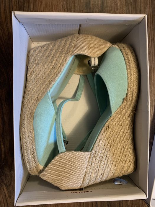 Miętowe espadryle na koturnie 39