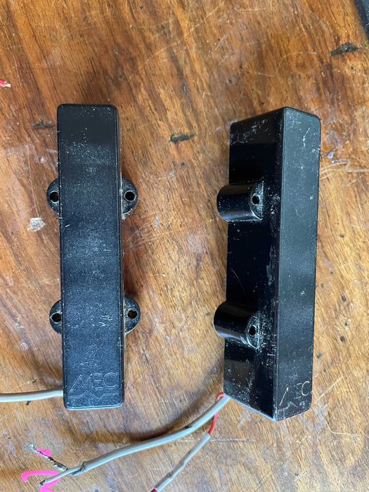 Przetworniki do gitary basowej MEC JJ.