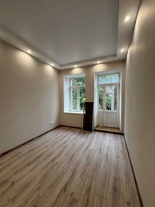 Продам квартиру з капітальним ремонтом на вул. Болгарській