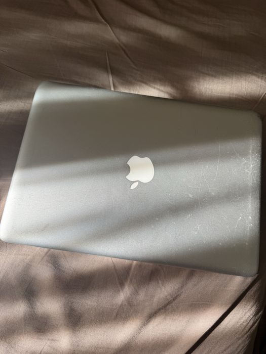 Macbook pro на запчастини