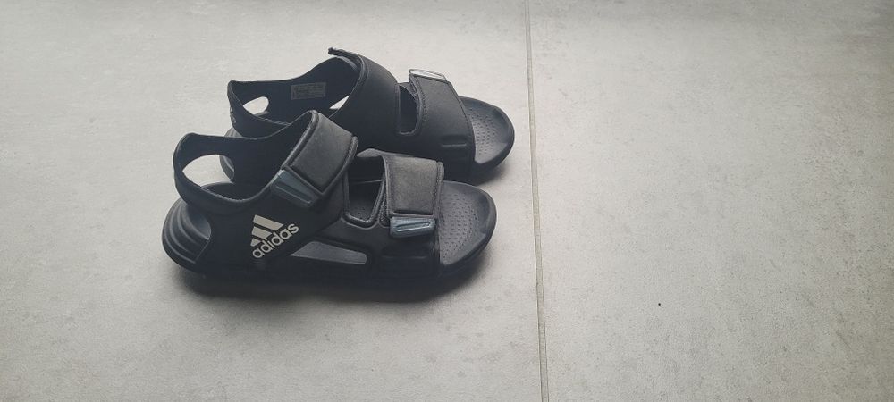 Adidas czarne sandaly chlopiece rozmiar 32