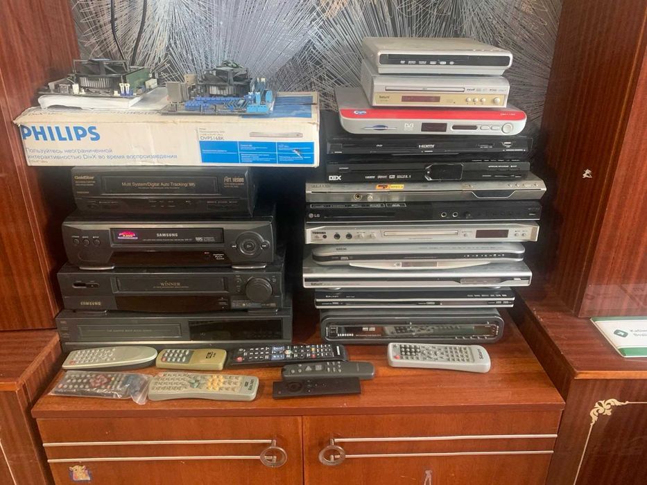 Продам плеер VHS, DVD