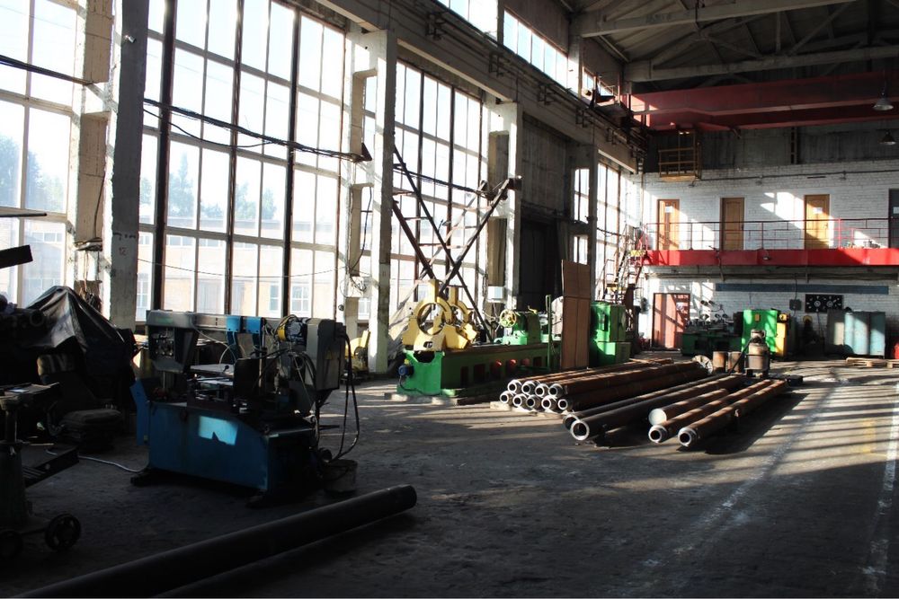 Продам Виробничий комплекс, 4294 м.кв, 1,7 Га ділянка, цеха, склад