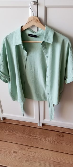 Oddam ubrania damskie.