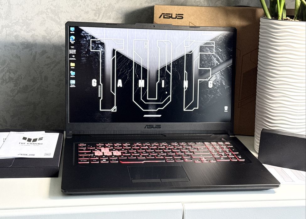 Asus Tuf 17.3/GTX1660Ti-6GB/Ryzen 5-4600H/16GB/512GB.  Ноутбук.