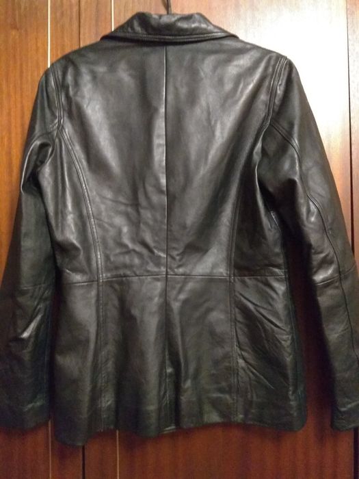 Германия Женская кожаная курточка- пиджак в отличном состоянии