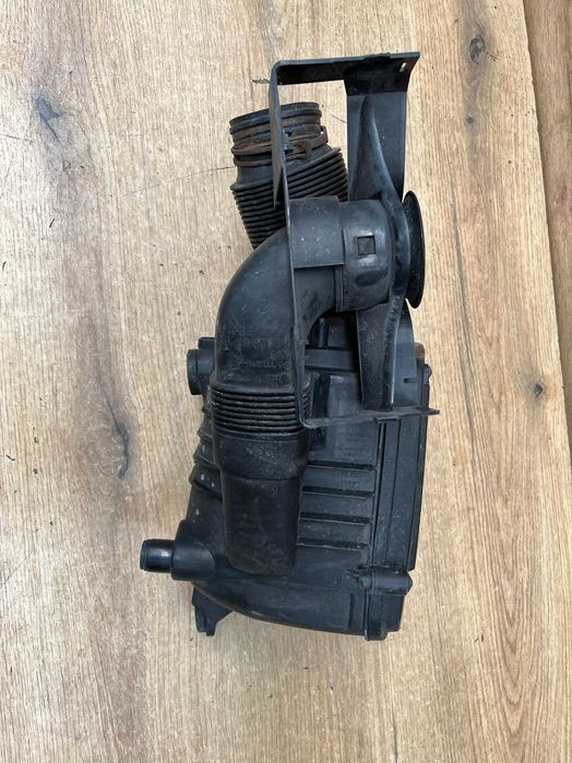 Obudowa filtra powietrza Audi A3 8P lift