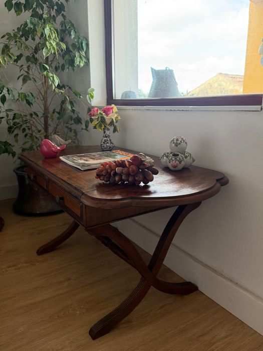 Mesa de centro com abas