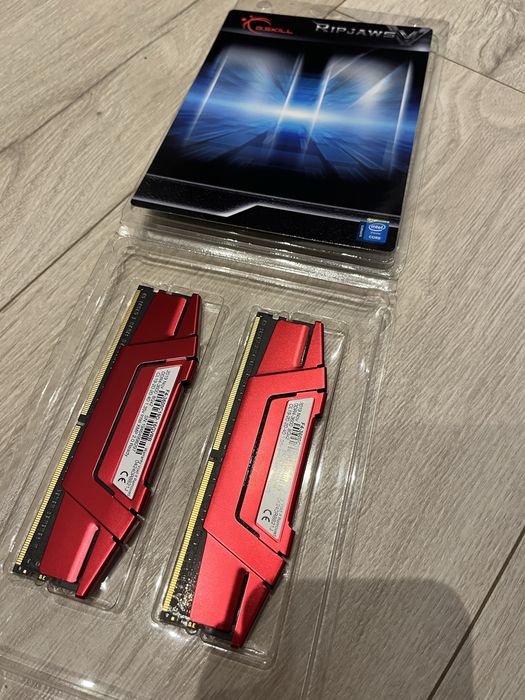 Pamieć RAM: G. Skill Ripjaws V, DDR4, 16 GB,3600MHz, CL19