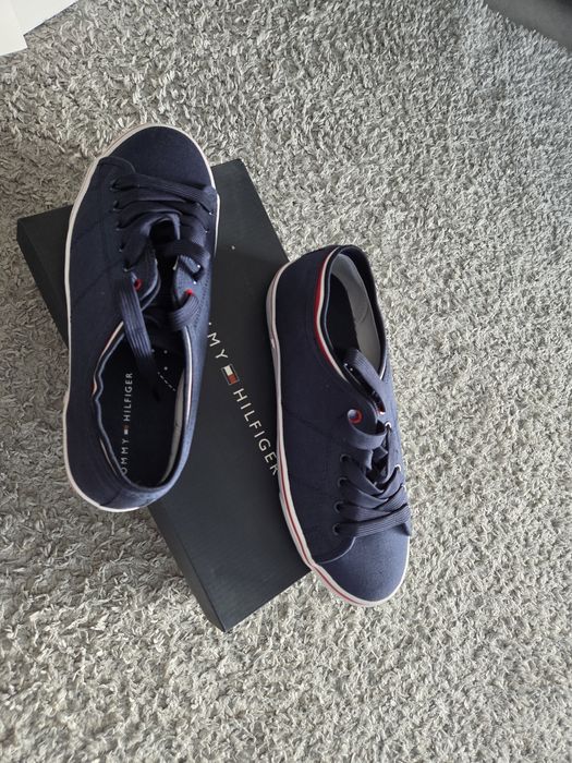 Nowe Buty Tommy Hilfiger  rozmiar 40