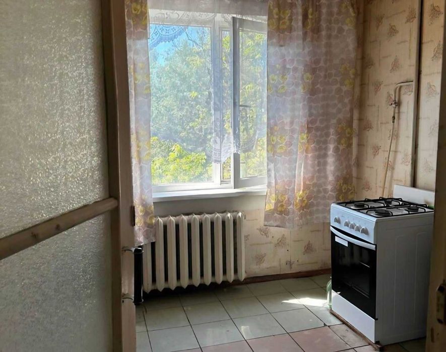 Продам 2-х кімнатну квартиру на Кримському бульварі. - More